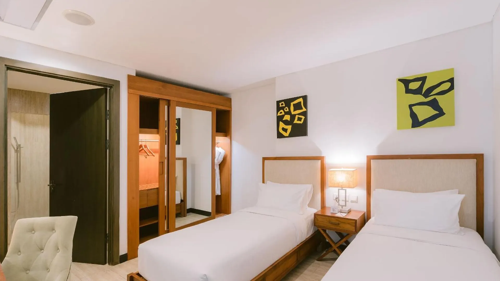 Lv8 Resort Hotel Canggu 5*,